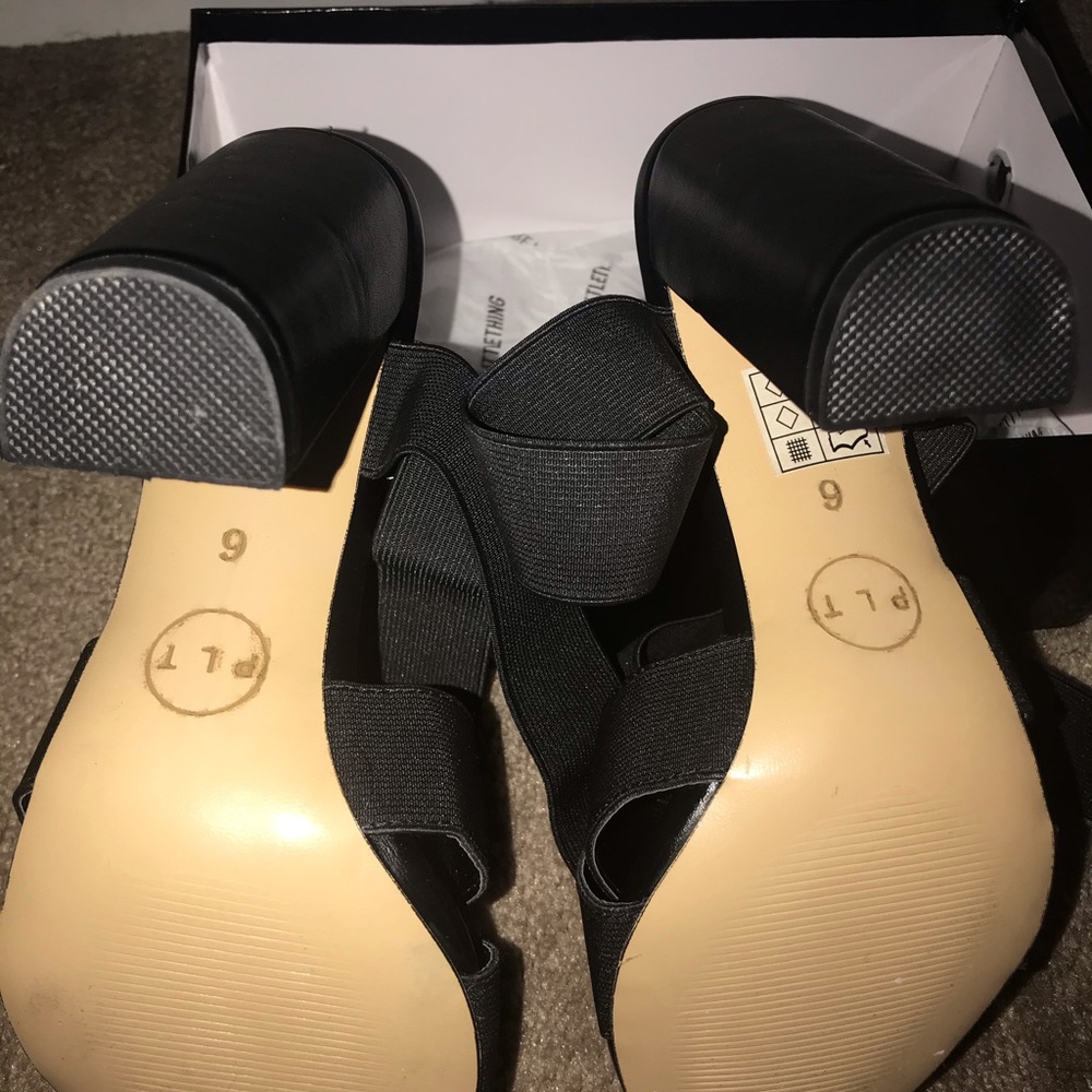 Heels - Picture 4 of 4